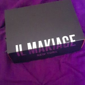 IL MAKIAGE foundation & eyeliner set